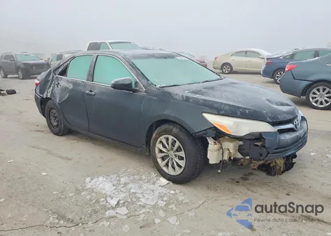 2016 Toyota Camry Le z USA, uszkodzony, nr VIN 4T4BF1FK7GR559099